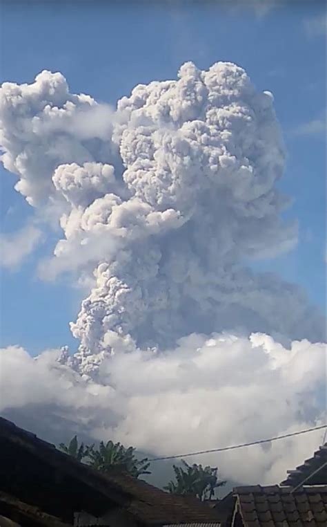 gunung merapi meletus 2006